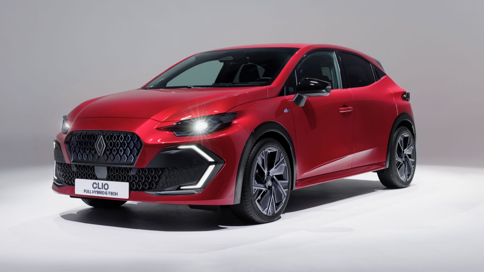 Imagen de El Renault Clio 2026 es la sexta generación. Tiene un diseño más emocional, gana tecnología y tiene opciones con etiqueta ECO y una híbrida.