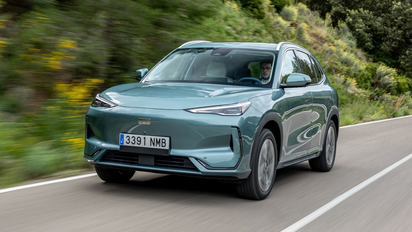 Imagen de El Geely E5 2026 es un SUV eléctrico que aprovecha muy bien el espacio. Llega al mercado con un único motor y dos niveles de batería.